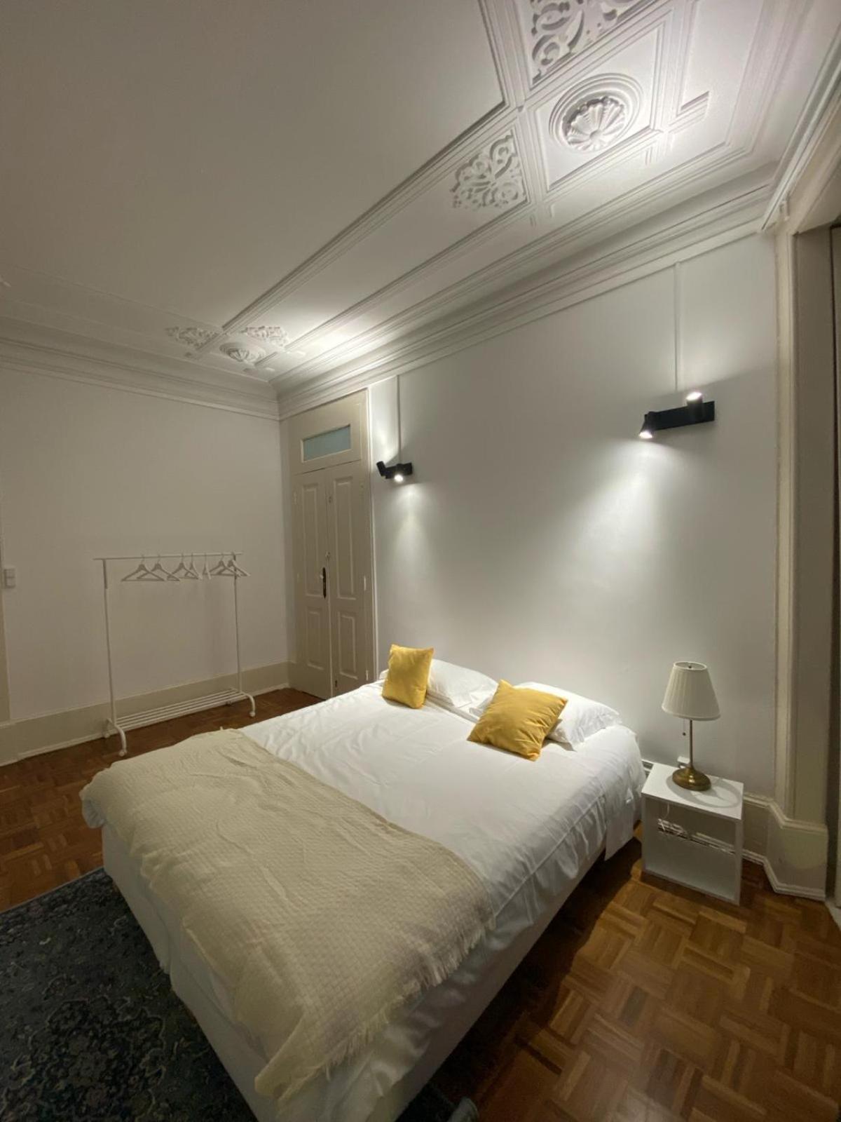 Sleep In Centre - *